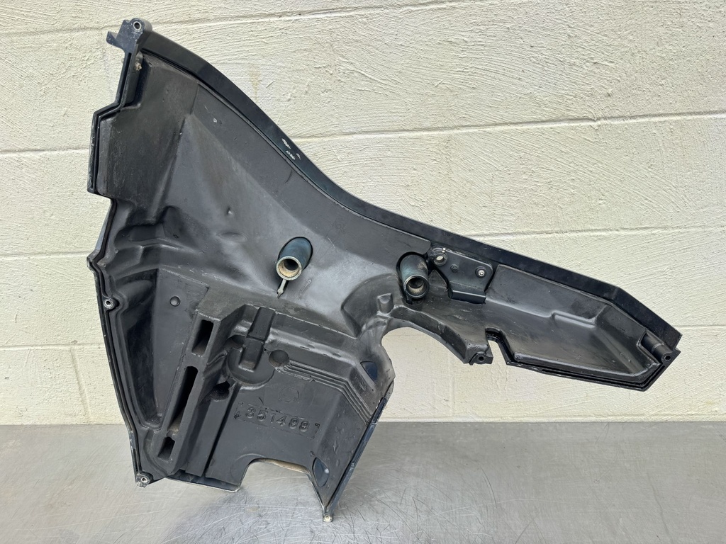 2012 Evinrude 250 HP 2 Stroke Outboard Lower Apron Cowling Starboard 5005719 OEM