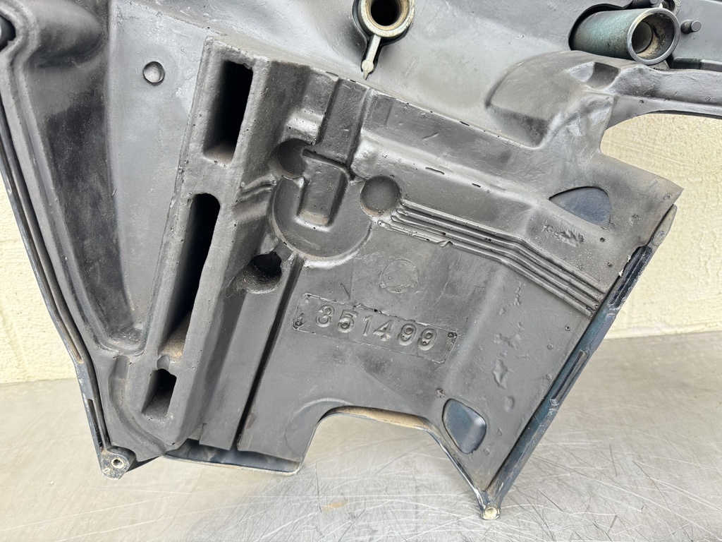 2012 Evinrude 250 HP 2 Stroke Outboard Lower Apron Cowling Starboard 5005719 OEM