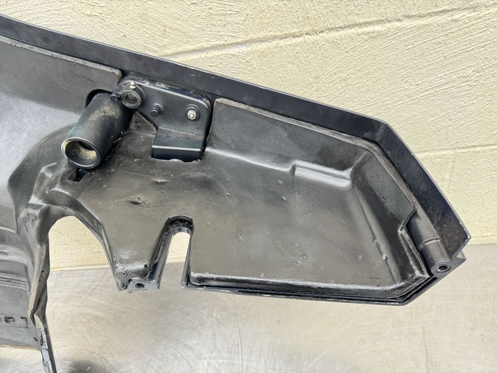 2012 Evinrude 250 HP 2 Stroke Outboard Lower Apron Cowling Starboard 5005719 OEM