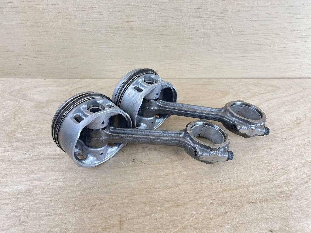 2004 Mercury 40HP 4 Stroke Outboard Piston Connecting Rod Assembly 856064A1 - 2  