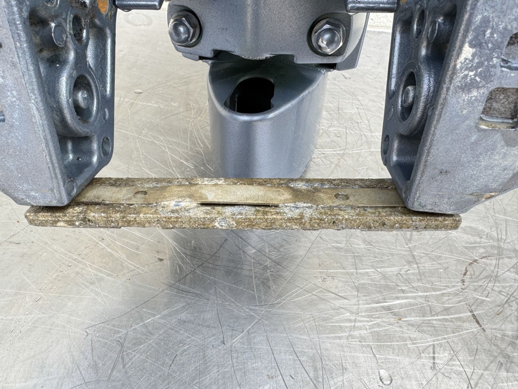 2006 Yamaha 90 HP 2 Stroke Outboard Complete Midsection & Swivel Bracket 20"