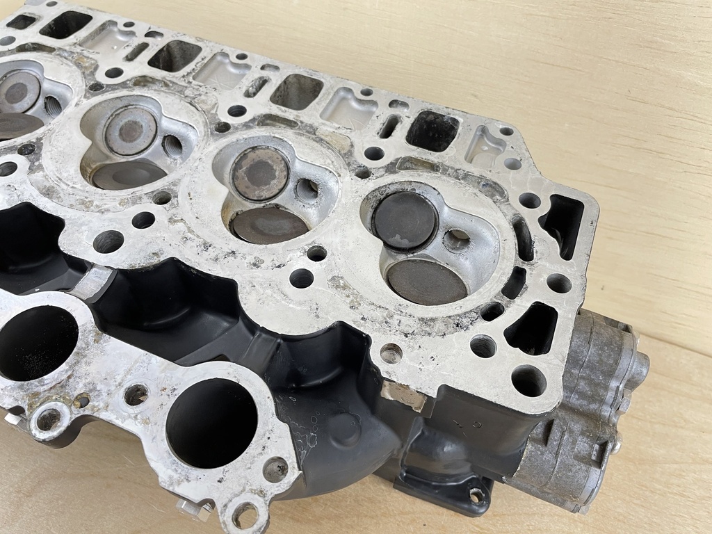 2004 Mercury 40HP 4 Stroke Outboard Cyclinder Head Complete 893505T05