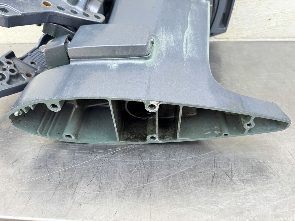 2006 Yamaha 90 HP 2 Stroke Outboard Complete Midsection & Swivel Bracket 20"