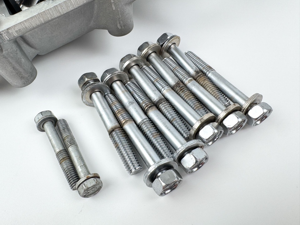 2004 Yamaha 150 HP 4 Stroke Outboard Balancer Assembly 63P-11500-04-00 OEM