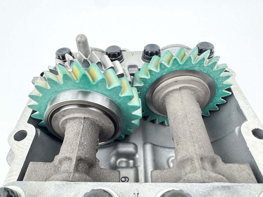 2004 Yamaha 150 HP 4 Stroke Outboard Balancer Assembly 63P-11500-04-00 OEM