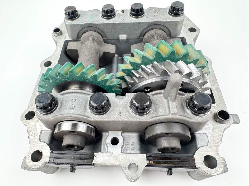 2004 Yamaha 150 HP 4 Stroke Outboard Balancer Assembly 63P-11500-04-00 OEM