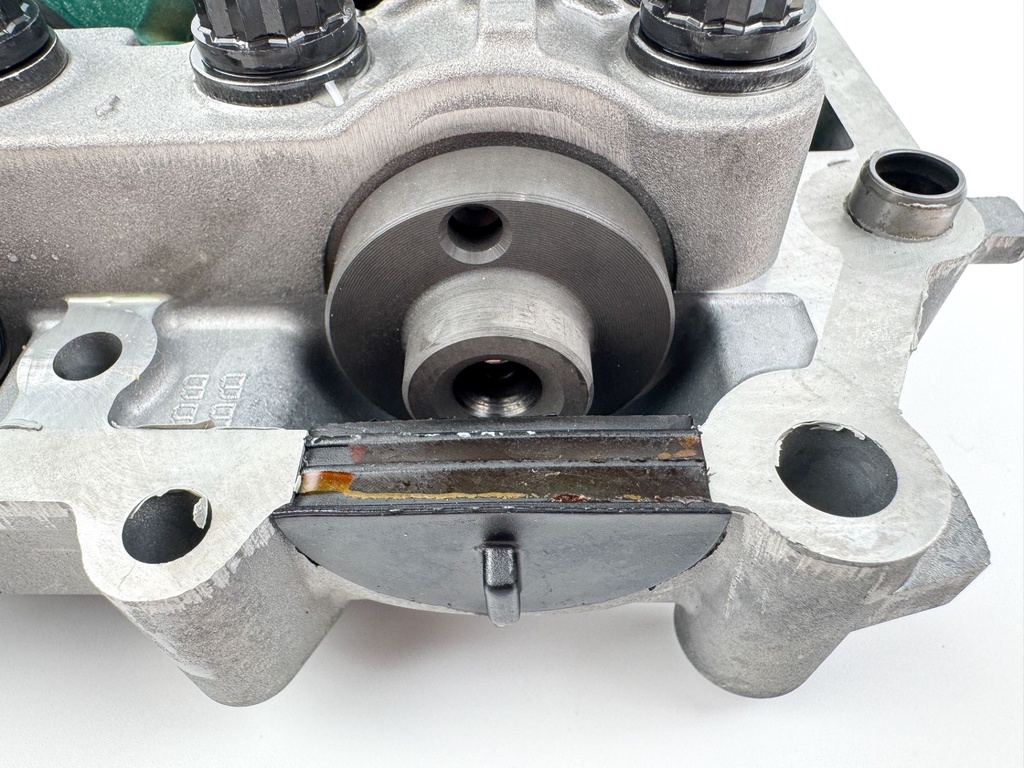 2004 Yamaha 150 HP 4 Stroke Outboard Balancer Assembly 63P-11500-04-00 OEM