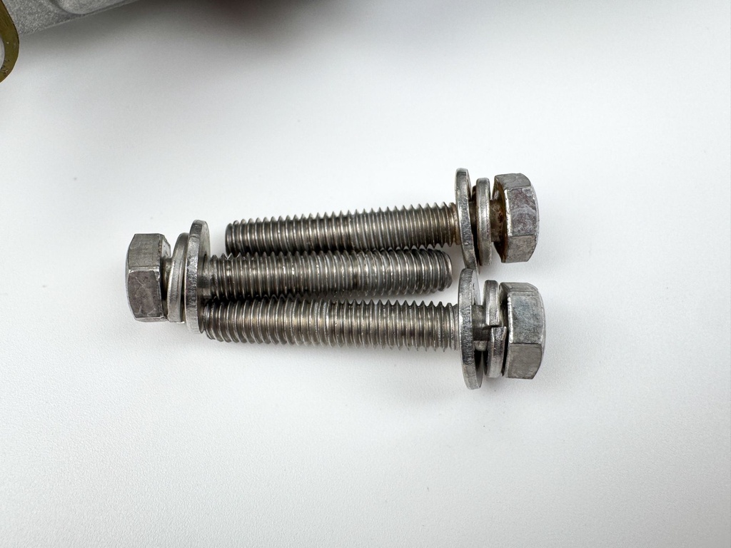 2004 Yamaha 150 HP 4 Stroke Outboard VST Float Chamber Assembly 63P-14180-01-00 OEM