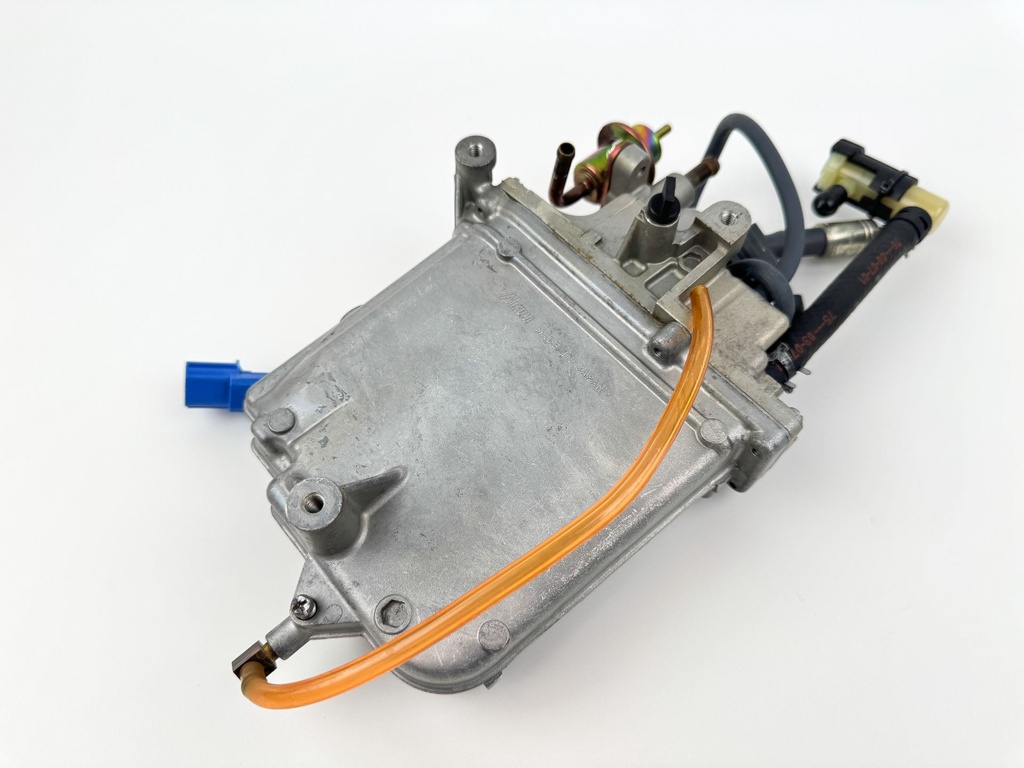 2004 Yamaha 150 HP 4 Stroke Outboard VST Float Chamber Assembly 63P-14180-01-00 OEM