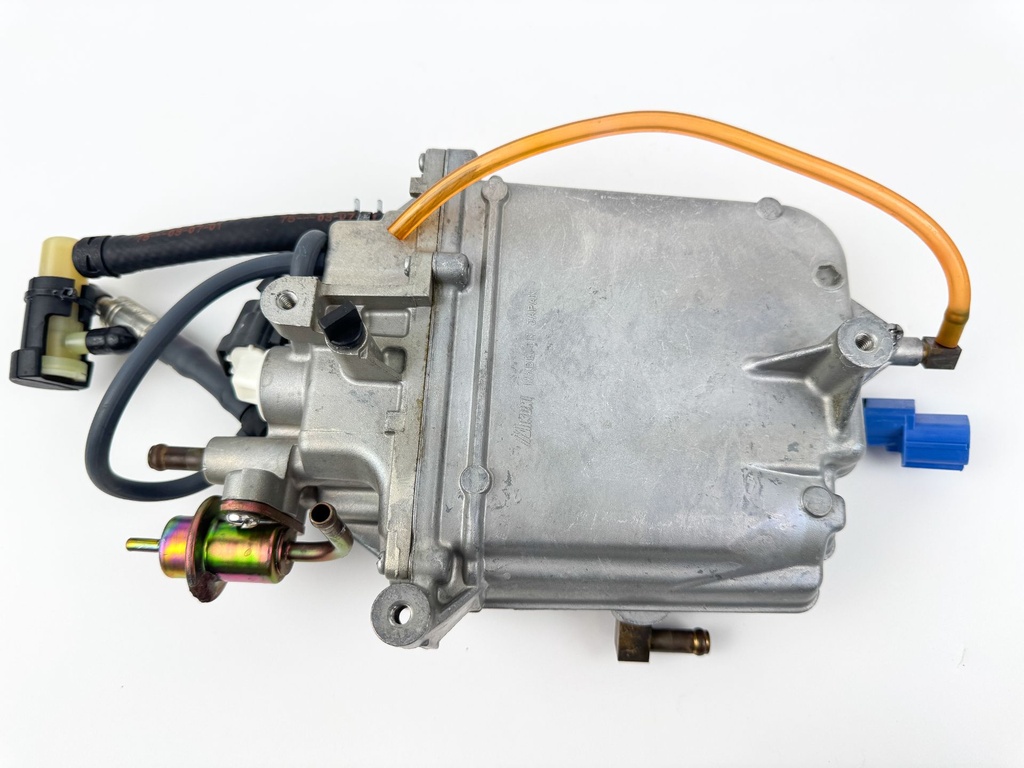 2004 Yamaha 150 HP 4 Stroke Outboard VST Float Chamber Assembly 63P-14180-01-00 OEM