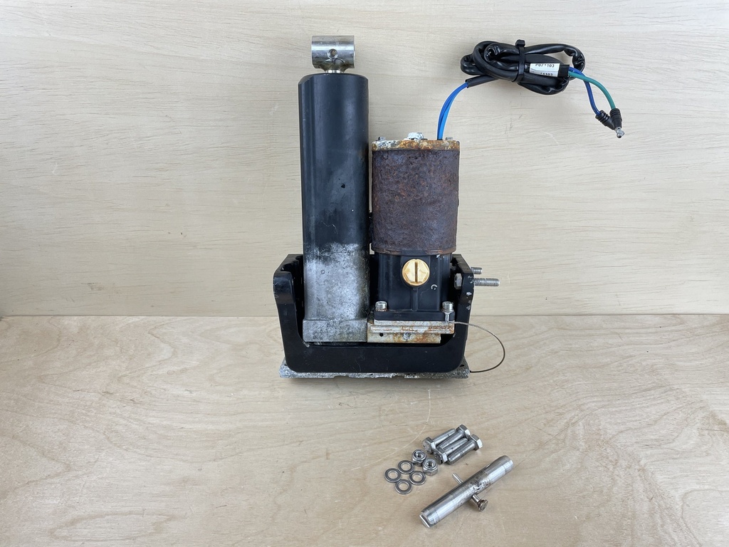 2004 Mercury 40HP Power Trim & Tilt Assembly 2 Wire - 8M0055011