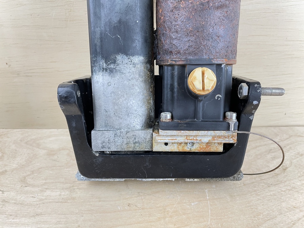 2004 Mercury 40HP Power Trim & Tilt Assembly 2 Wire - 8M0055011