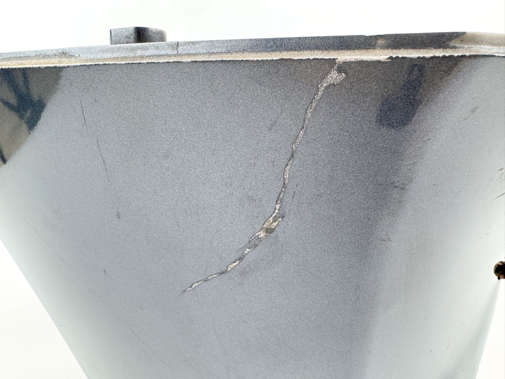 2004 Yamaha 150 HP 4 Stroke Outboard Lower Apron Cover 63P-42741-00-8D OEM