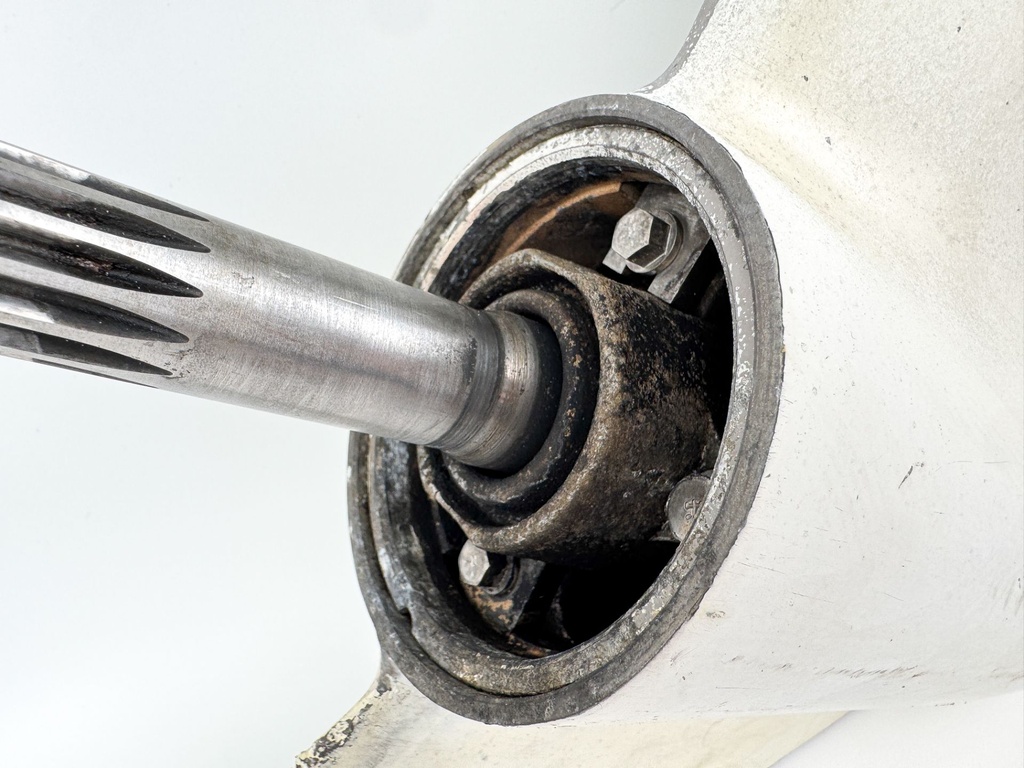 1989-92 Johnson 40 HP 2 Stroke Outboard 20" Lower Unit Gear Case 0433341