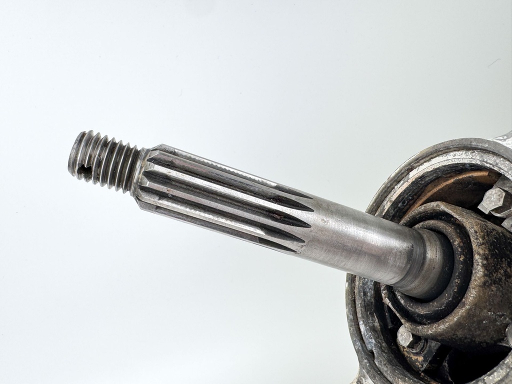 1989-92 Johnson 40 HP 2 Stroke Outboard 20" Lower Unit Gear Case 0433341