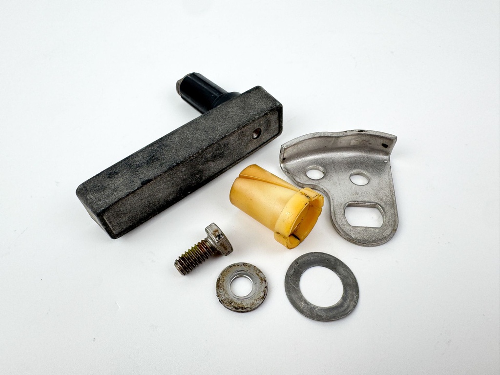 1989 Johnson 40 HP 2 Stroke Outboard Back Latch Handle 0396611 OEM