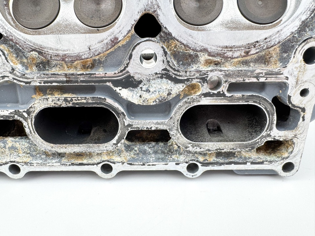 04-07 Yamaha 150HP 4 Stroke Outboard Cylinder Head Complete 63P-W009A-02-9S