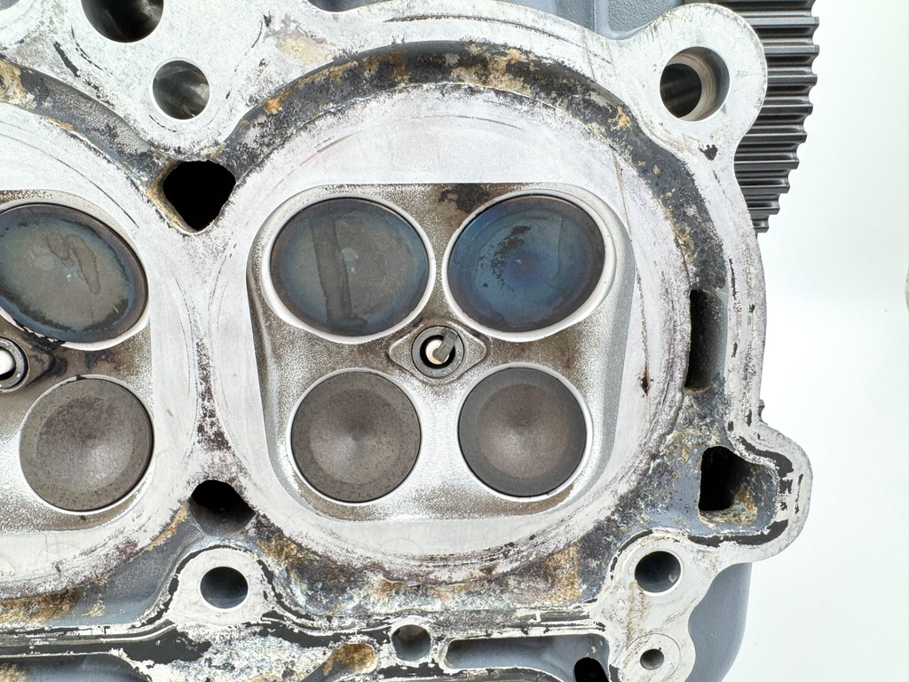 04-07 Yamaha 150HP 4 Stroke Outboard Cylinder Head Complete 63P-W009A-02-9S