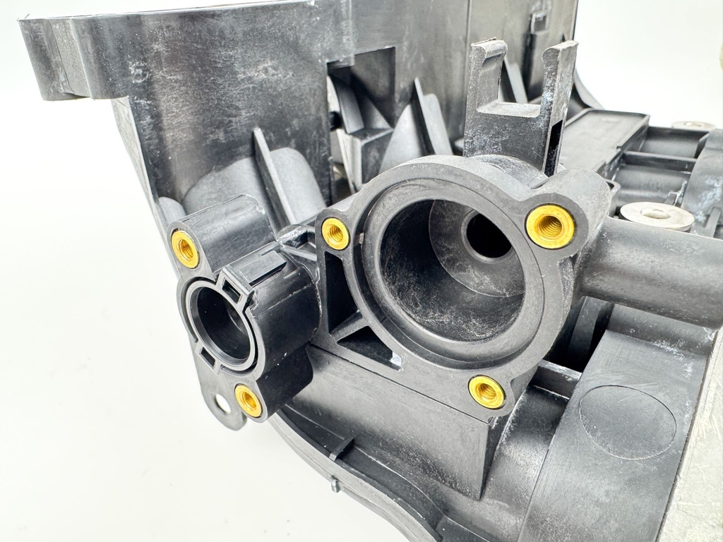 2004 Yamaha 150 HP 4 Stroke Outboard Intake Manifold & Throttle Body 63P-14440-00-00 OEM