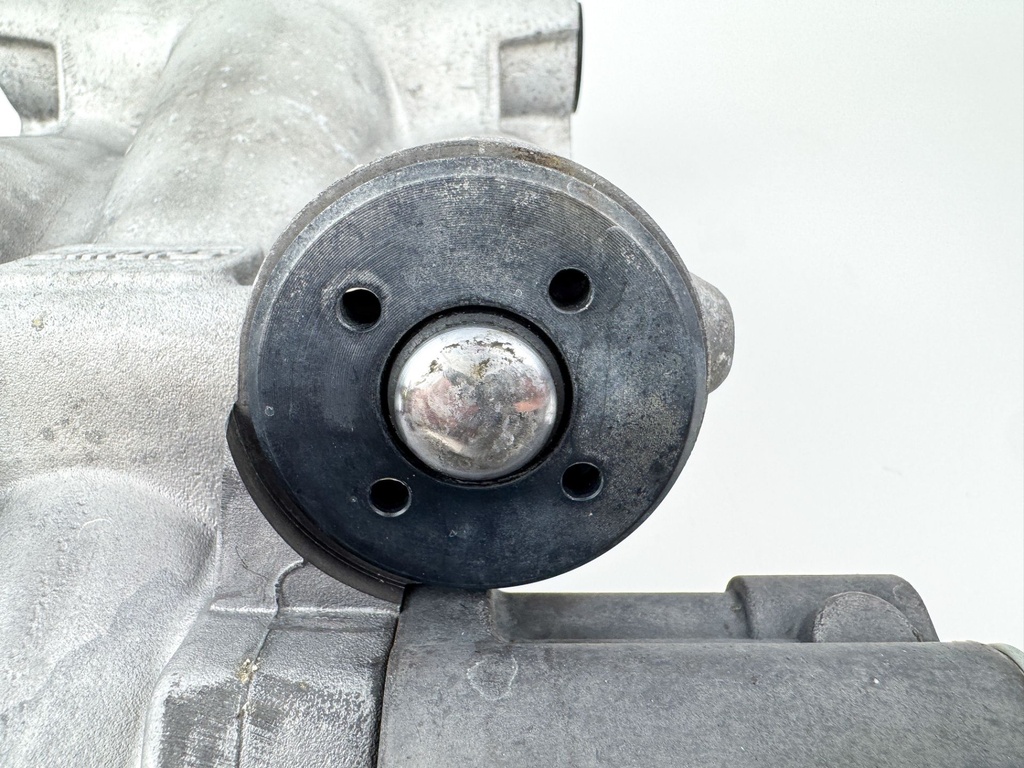 2002 + Honda 90 115 130 135 150 200 225 HP Outboard Power Trim Tilt Unit