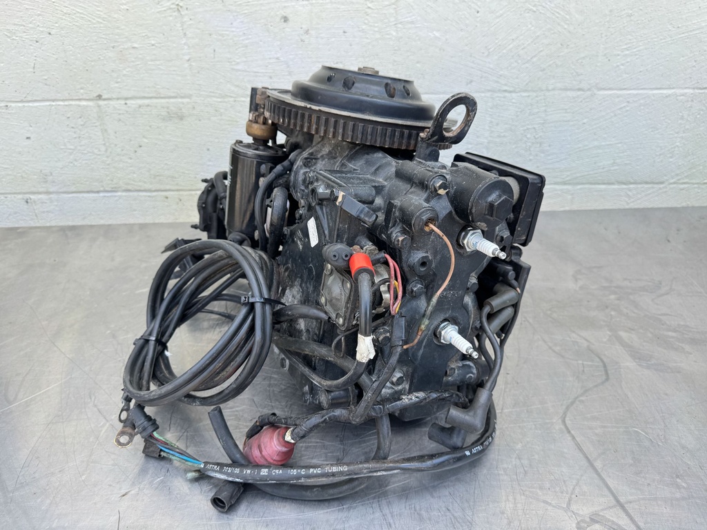 1989 Johnson 40 HP 2 Stroke Outboard Powerhead 0398872 OEM