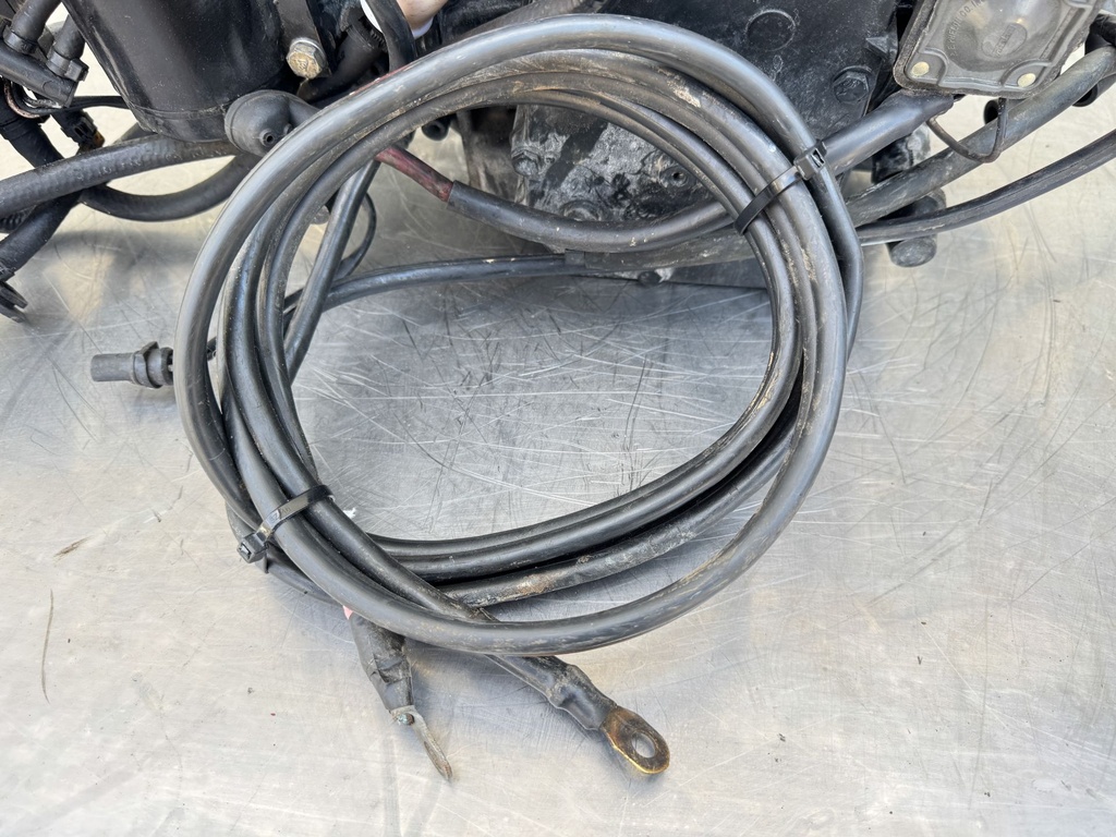 1989 Johnson 40 HP 2 Stroke Outboard Powerhead 0398872 OEM