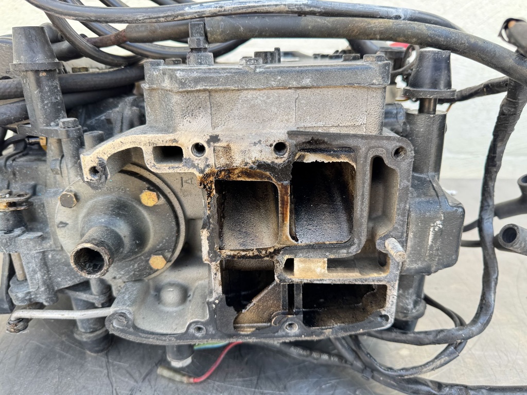 1989 Johnson 40 HP 2 Stroke Outboard Powerhead 0398872 OEM