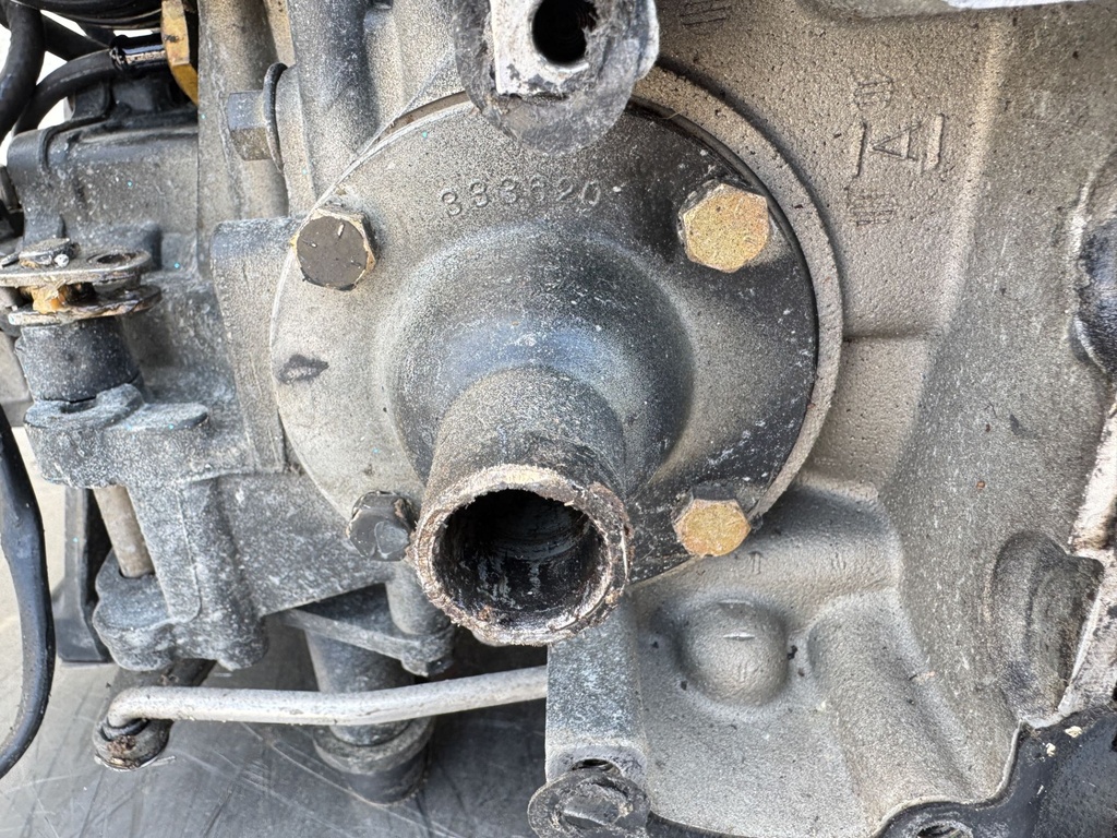 1989 Johnson 40 HP 2 Stroke Outboard Powerhead 0398872 OEM