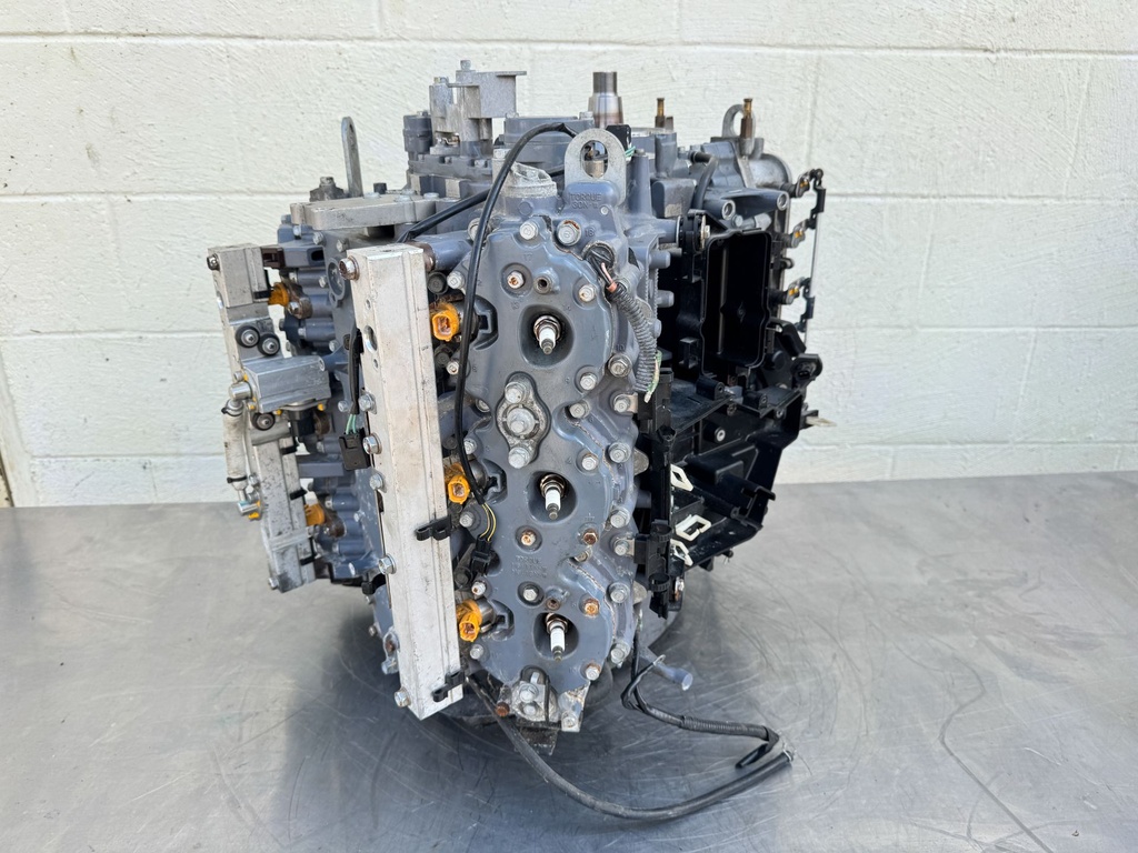 2005 Yamaha 300HP HPDI 2 Stroke Outboard Powerhead Crankcase Assembly