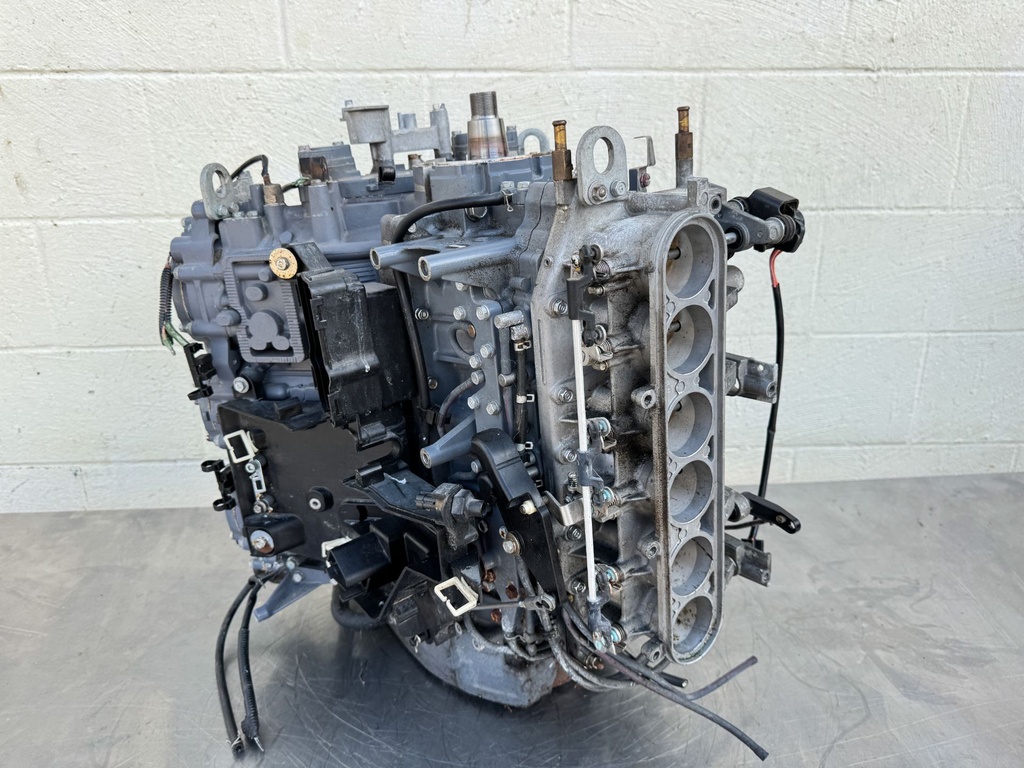 2005 Yamaha 300HP HPDI 2 Stroke Outboard Powerhead Crankcase Assembly