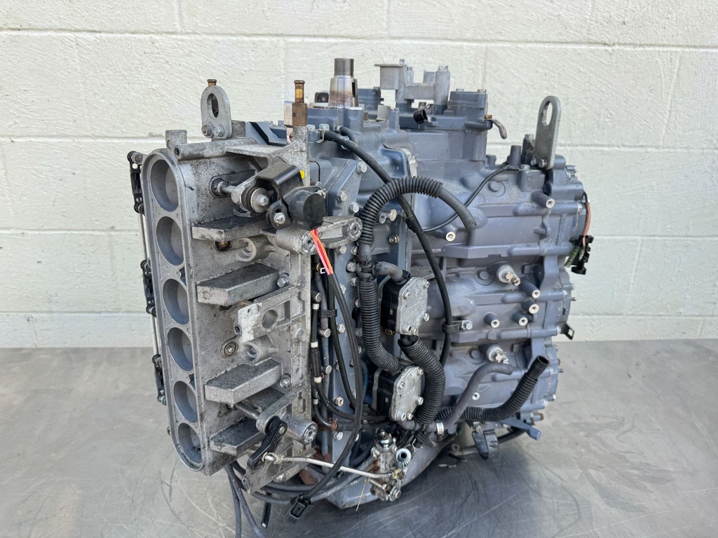 2005 Yamaha 300HP HPDI 2 Stroke Outboard Powerhead Crankcase Assembly