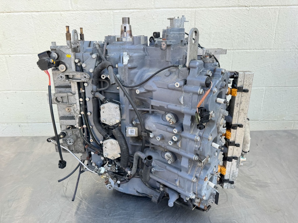 2005 Yamaha 300HP HPDI 2 Stroke Outboard Powerhead Crankcase Assembly