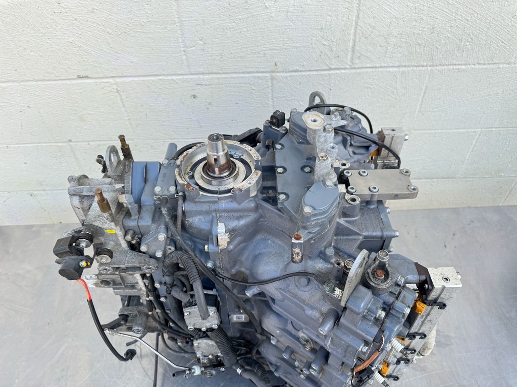 2005 Yamaha 300HP HPDI 2 Stroke Outboard Powerhead Crankcase Assembly