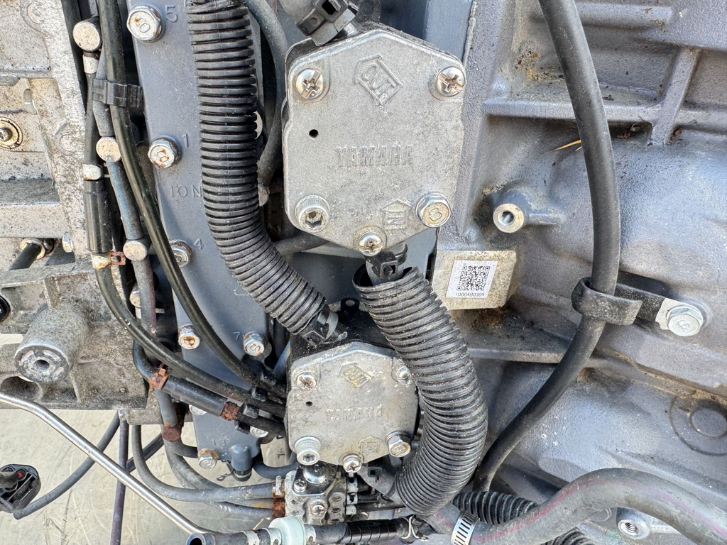 2005 Yamaha 300HP HPDI 2 Stroke Outboard Powerhead Crankcase Assembly