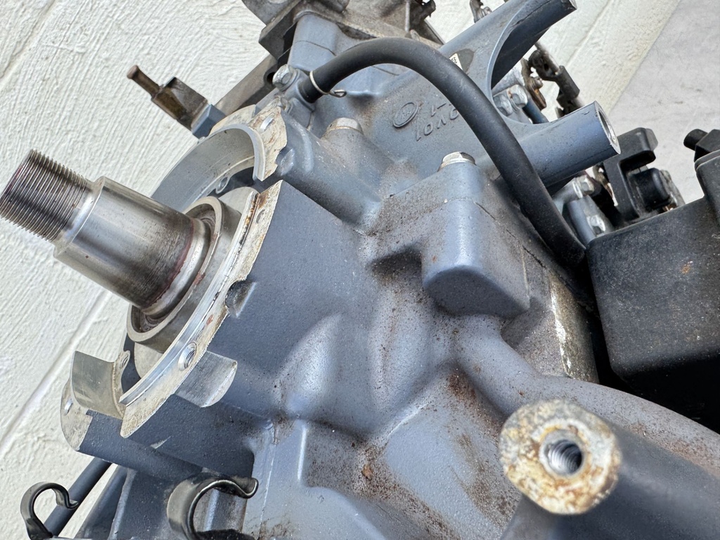 2004 Yamaha 300HP HPDI 2 Stroke Outboard Powerhead Crankcase Assembly