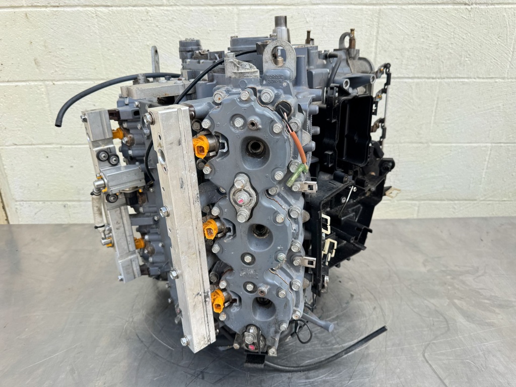 2004 Yamaha 300HP HPDI 2 Stroke Outboard Powerhead Crankcase Assembly