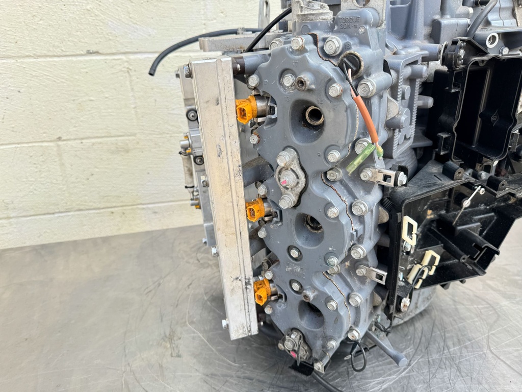 2004 Yamaha 300HP HPDI 2 Stroke Outboard Powerhead Crankcase Assembly