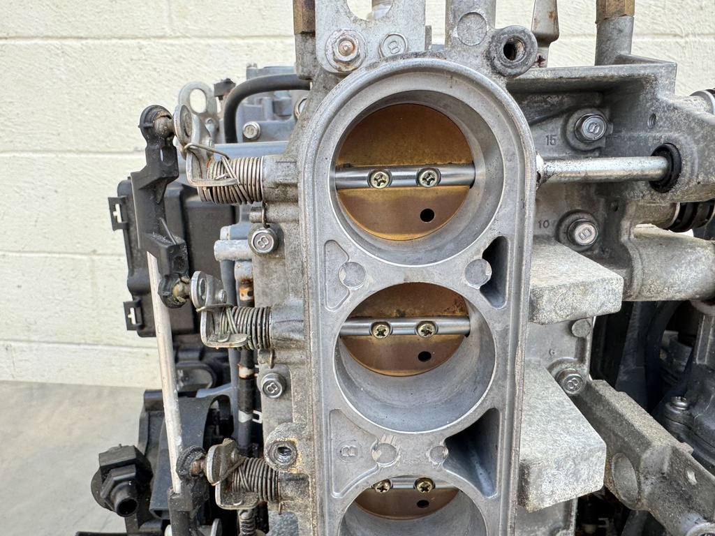 2004 Yamaha 300HP HPDI 2 Stroke Outboard Powerhead Crankcase Assembly