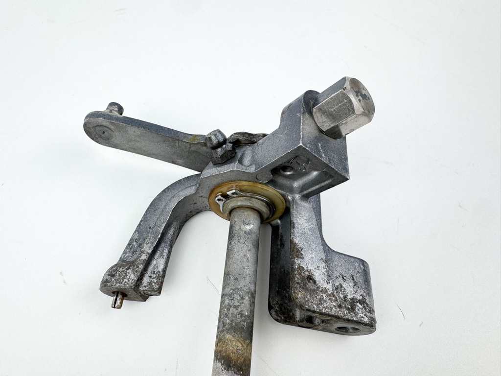 2004 Yamaha 150 HP 4 Stroke Outboard Shift Shaft 63P-44120-00-00 OEM