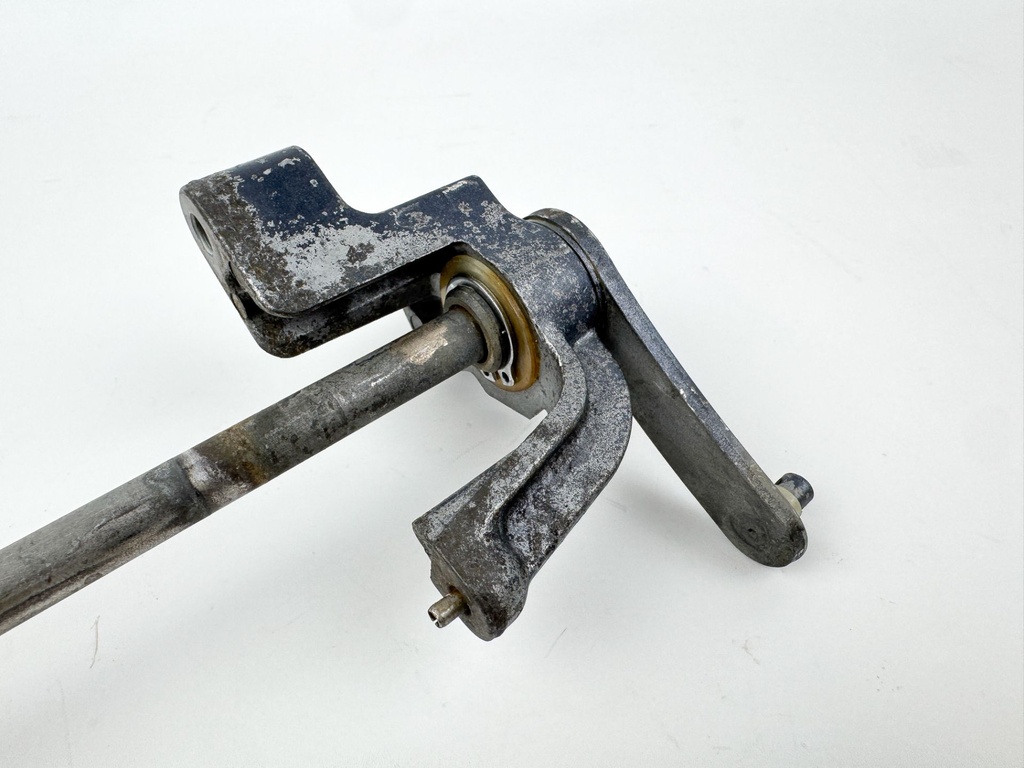 2004 Yamaha 150 HP 4 Stroke Outboard Shift Shaft 63P-44120-00-00 OEM