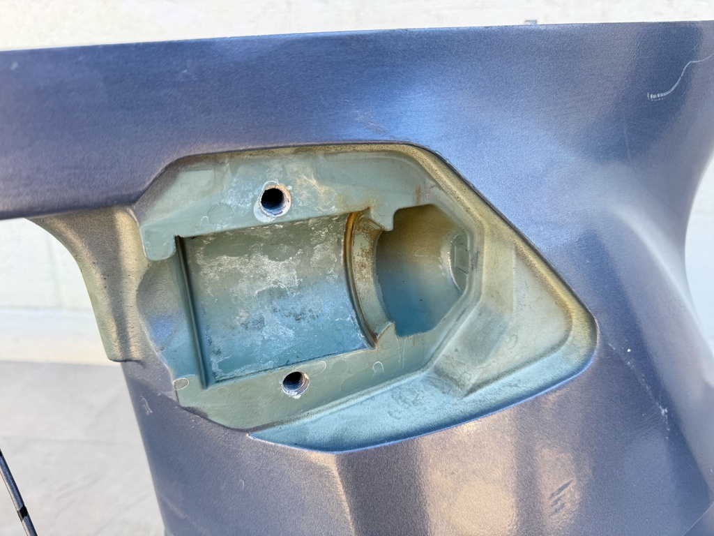 2004 Yamaha 150 HP 4 Stroke Outboard Upper Casing Midsection 63P-45111-00-8D OEM