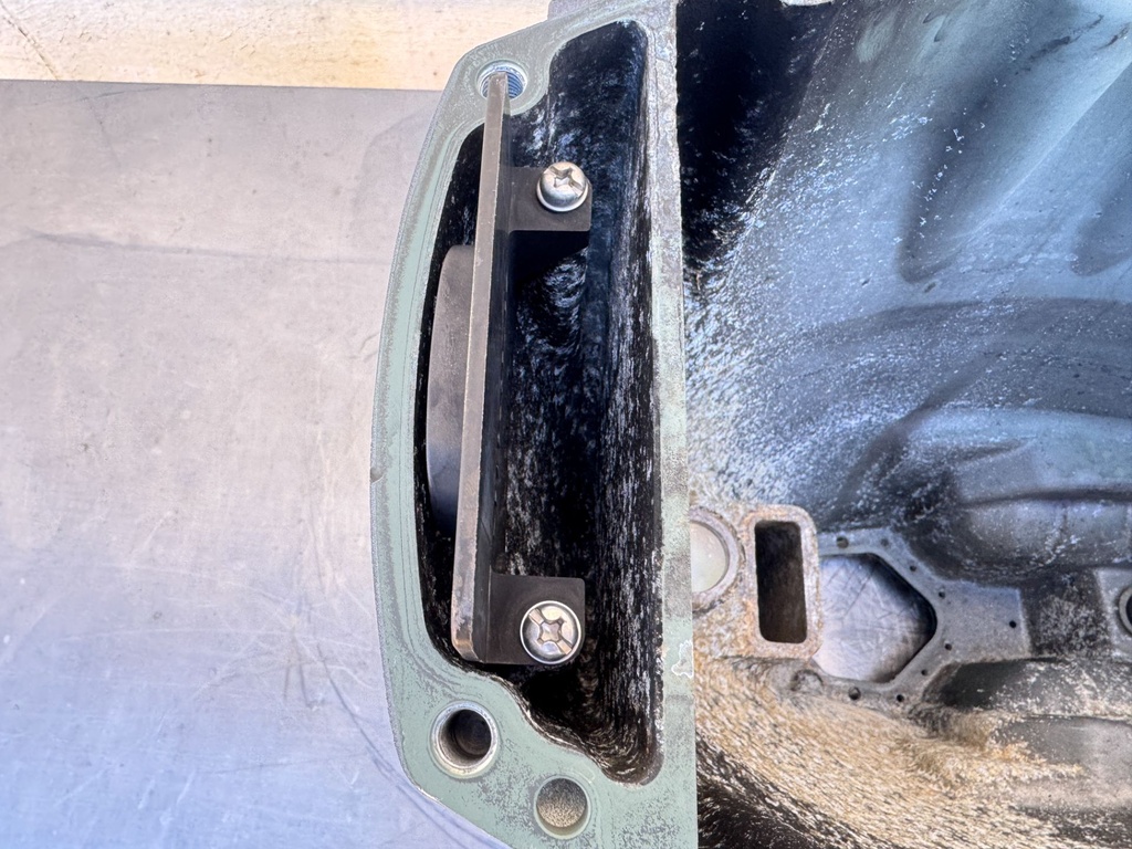 2004 Yamaha 150 HP 4 Stroke Outboard Upper Casing Midsection 63P-45111-00-8D OEM