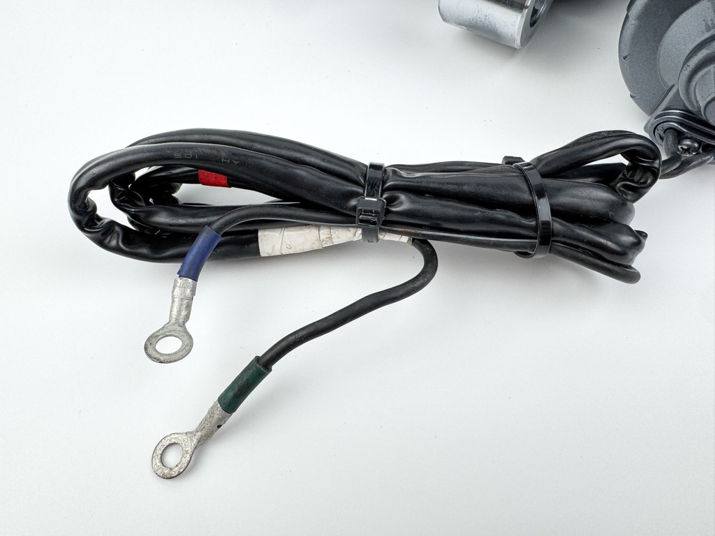 04 + Yamaha 150HP 4 Stroke Outboard Power Trim Tilt Unit - Refurbished