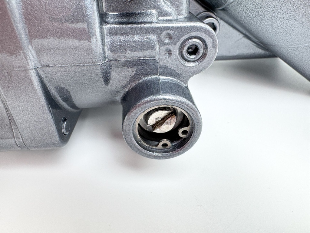 04 + Yamaha 150HP 4 Stroke Outboard Power Trim Tilt Unit - Refurbished