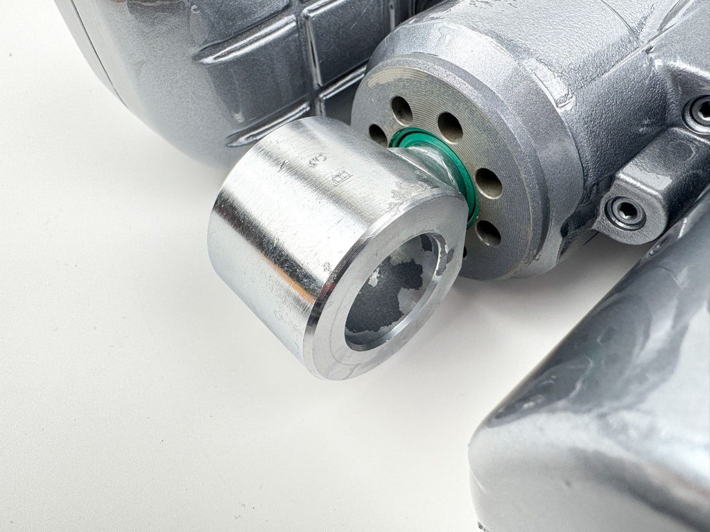 04 + Yamaha 150HP 4 Stroke Outboard Power Trim Tilt Unit - Refurbished