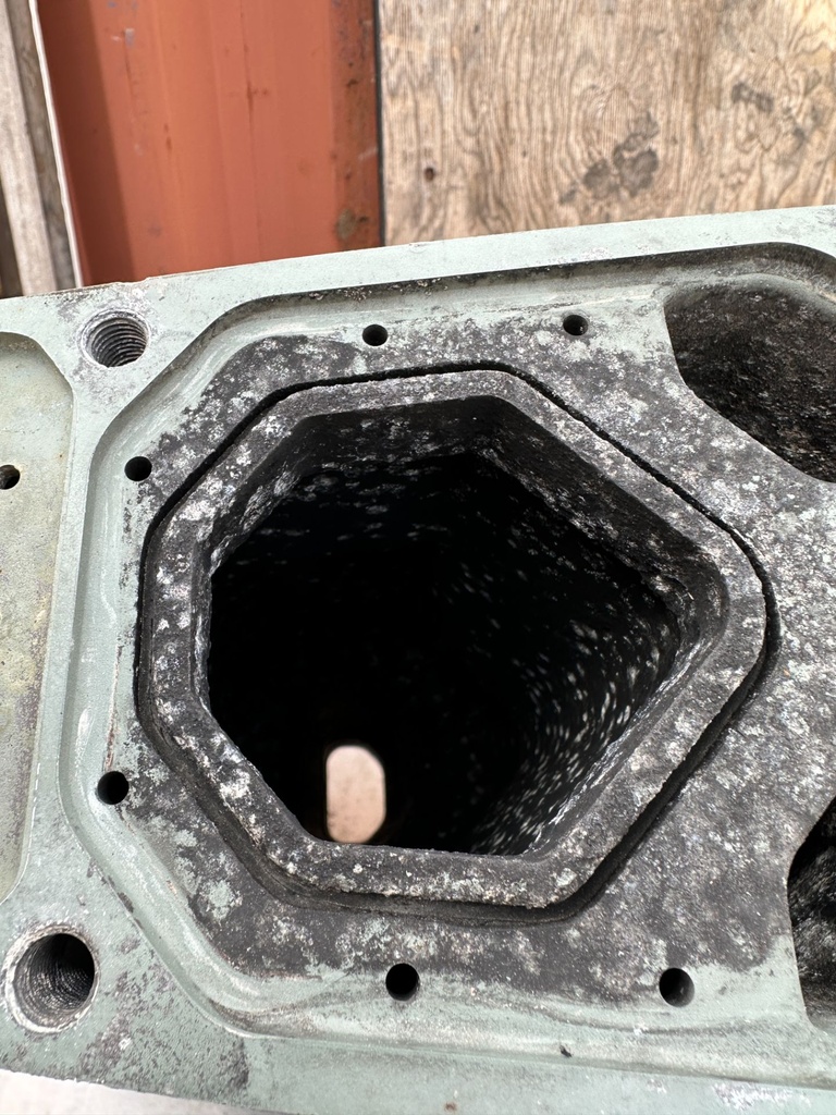 2003 Yamaha 225 HP 4 Stroke Outboard Complete Midsection & Swivel Bracket ONLY OEM