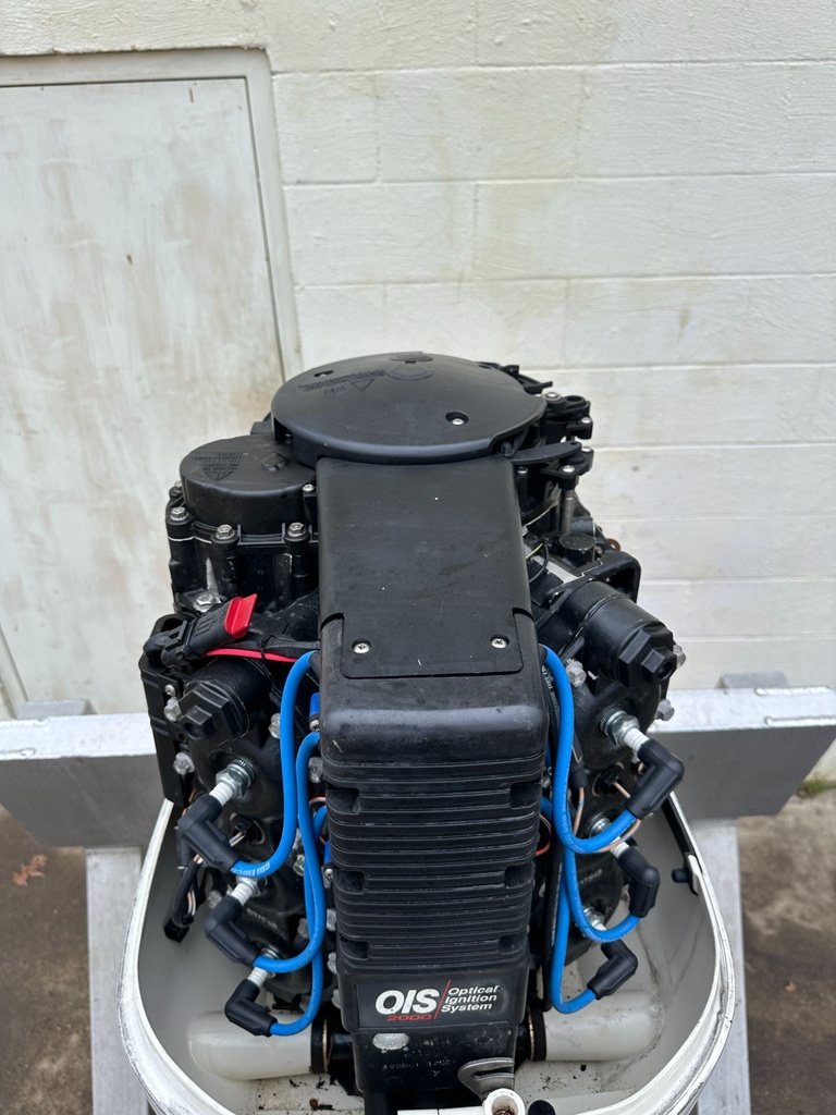 2001 Johnson 150 HP 2 Stroke Outboard Engine With 25" Shaft