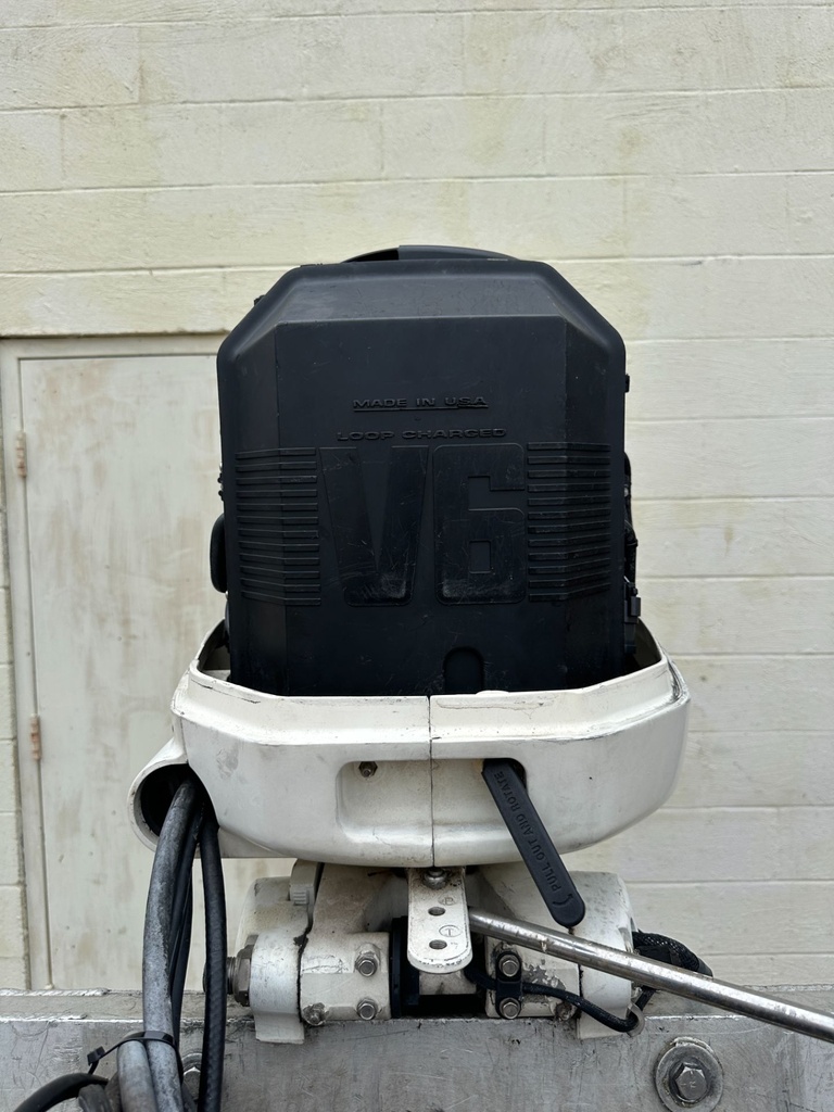 2001 Johnson 150 HP 2 Stroke Outboard Engine With 25" Shaft