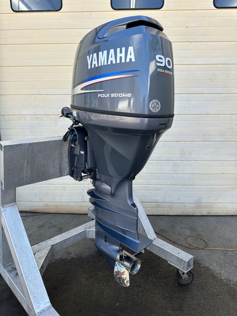 2010 Yamaha 90 HP 4 Stroke Outboard Engine W/ 25" Shaft 120 Hours