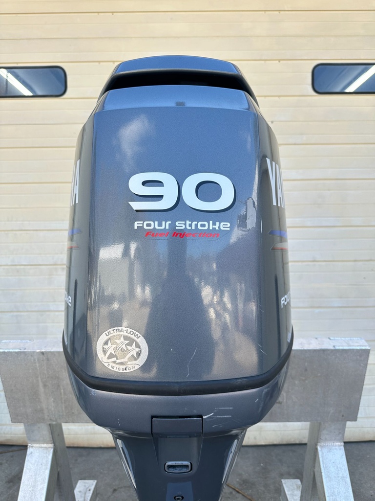 2010 Yamaha 90 HP 4 Stroke Outboard Engine W/ 25" Shaft 120 Hours